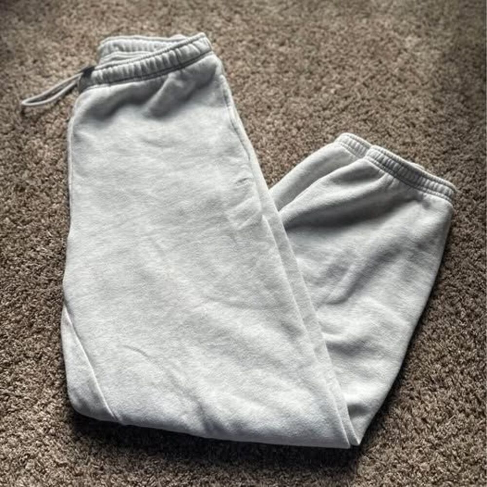 Aritzia cozy sweatfleece mega jogger light grey